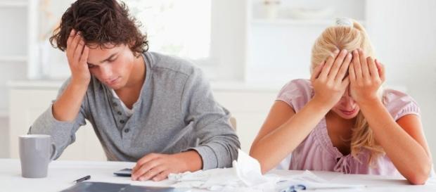 Os pequenos problemas podem se tornar os grandes motivos para o término. Os pequenos problemas podem se tornar os grandes motivos para o término.