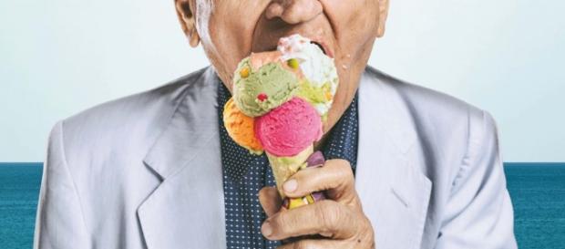Torna Renzo Rubino e si concede "il gelato dopo il mare" - fourzine.it Torna Renzo Rubino e si concede "il gelato dopo il mare" - fourzine.it