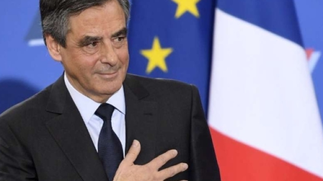 François Fillon la main sur le coeur ! - Sud Ouest.fr - sudouest.fr