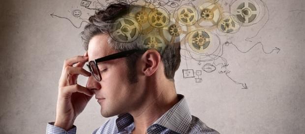 A teoria do pensamento positivo aponta benefícios para as pessoas A teoria do pensamento positivo aponta benefícios para as pessoas