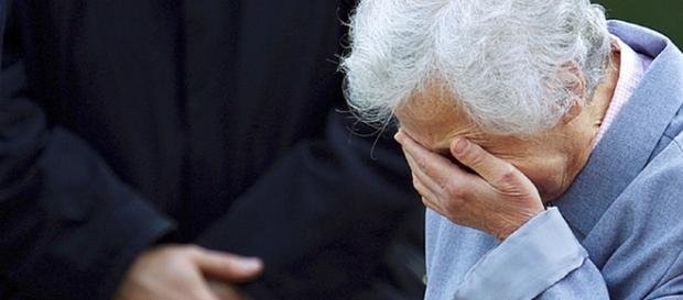 A morte do parceiro de matrimónio pode ser um factor muito stressante. A morte do parceiro de matrimónio pode ser um factor muito stressante.