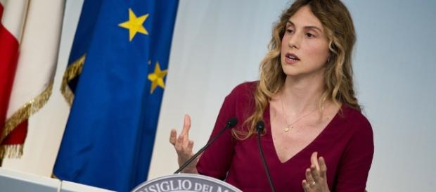 Aumenta lo stipendio per gli statali: la Madia ha firmato il decreto Aumenta lo stipendio per gli statali: la Madia ha firmato il decreto