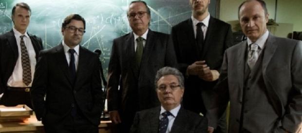 Pedro Malan será interpretado por Tato Gabus Mendes e Emílio Orciollo Neto viverá Gustavo Franco Pedro Malan será interpretado por Tato Gabus Mendes e Emílio Orciollo Neto viverá Gustavo Franco