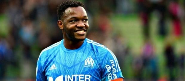 Rudi Garcia, l'entraîneur de l'Olympique de Marseille a visiblement trouvé mieux que la piste Mandanda ! Rudi Garcia, l'entraîneur de l'Olympique de Marseille a visiblement trouvé mieux que la piste Mandanda !
