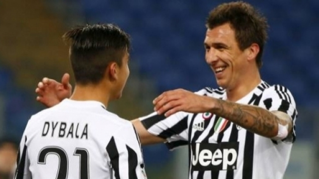 Paulo Dybala Mario Manzukich Juventus