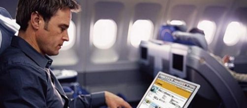 Laptops y celulares descargados estarán prohibidos en vuelos a ... - elheraldo.hn