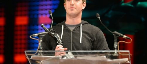 : Mark Zuckerberg obtient finalement un diplôme de Harvard