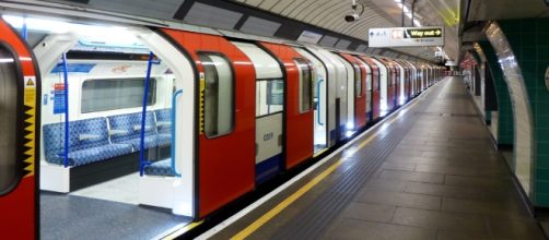 Rom cacciata dalla metropolitana.