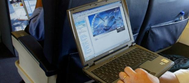 Electronics ban on flights. Photo sourced via Blasting News Library Electronics ban on flights. Photo sourced via Blasting News Library