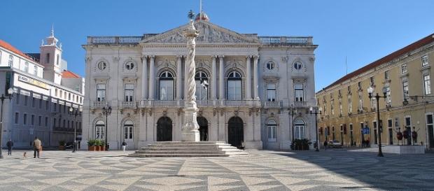 Foi na Câmara Municipal de Lisboa que uma funcionária apresentou irritação dos olhos e dificuldade em respirar depois de abrir um envelope Foi na Câmara Municipal de Lisboa que uma funcionária apresentou irritação dos olhos e dificuldade em respirar depois de abrir um envelope