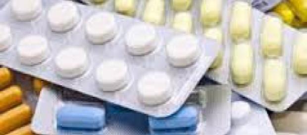 MEDICAMENTOS. NO OLVIDAR SUS EFECTOS NEGATIVOS. MEDICAMENTOS. NO OLVIDAR SUS EFECTOS NEGATIVOS.