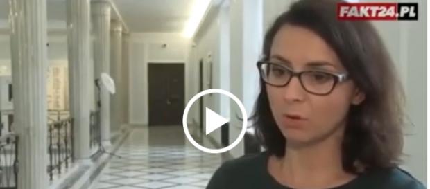 Posłanka Nowoczesnej po raz kolejny dała o sobie znać. Posłanka Nowoczesnej po raz kolejny dała o sobie znać.