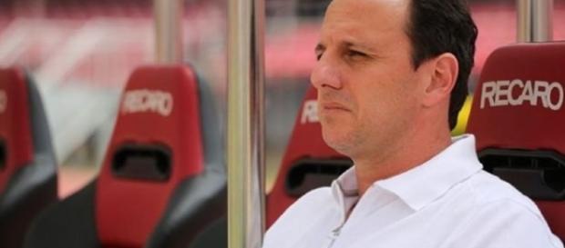 Rogério Ceni está atuando como treinador do São Paulo Rogério Ceni está atuando como treinador do São Paulo