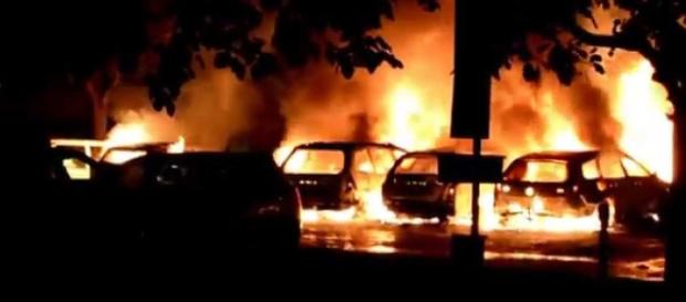 Schweden: Krawalle und Plünderungen in Stockholm - DWN - deutsche-wirtschafts-nachrichten.de Schweden: Krawalle und Plünderungen in Stockholm - DWN - deutsche-wirtschafts-nachrichten.de