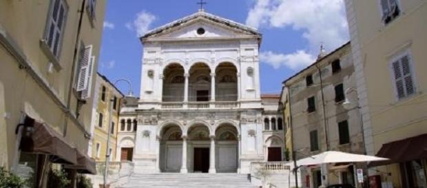The facade of the Duomo of Massa that will host 'Geographies of the look. For a new iconography of inclusion ' The facade of the Duomo of Massa that will host 'Geographies of the look. For a new iconography of inclusion '