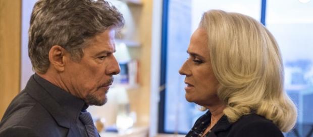 Tião e Magnólia podem se matar no final de A Lei do Amor Tião e Magnólia podem se matar no final de A Lei do Amor