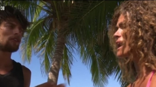 Isola dei Famosi, tensione tra Simone e Samantha De Grenet