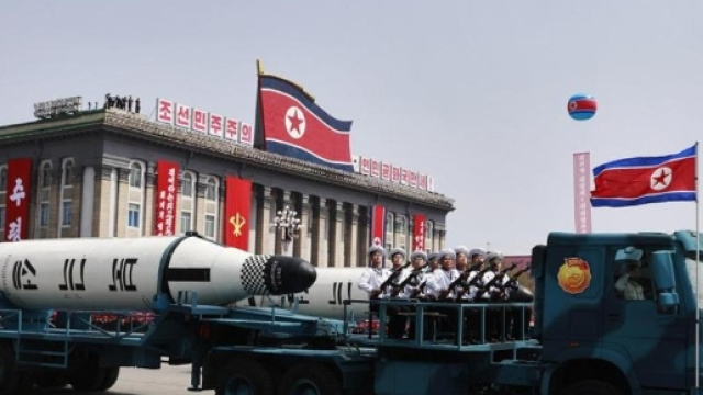 La Corea del Nord mostra i super missili: “Siamo pronti a guerra ... - lastampa.it