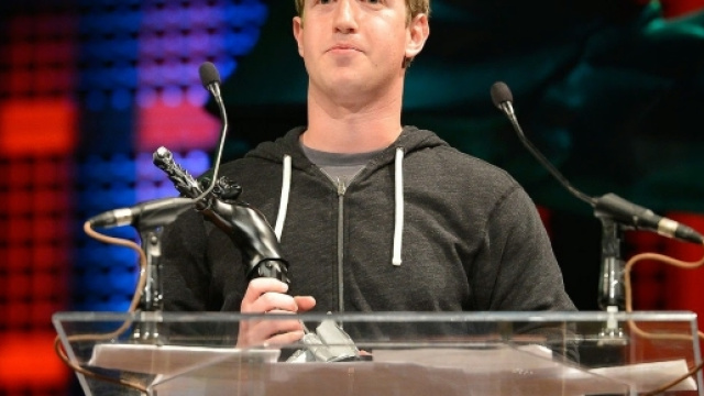 : Mark Zuckerberg obtient finalement un diplôme de Harvard