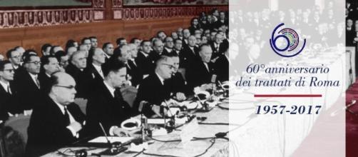 Foto storica dei partecipanti alla cerimonia di firma dei Trattati di Roma, il 25 marzo 1957 (dal sito www.europarl.it)