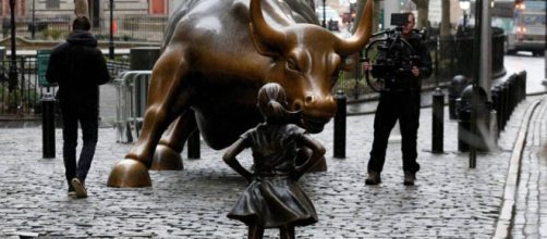 Día de la Mujer 2017: La niña que desafía al toro de Wall Street