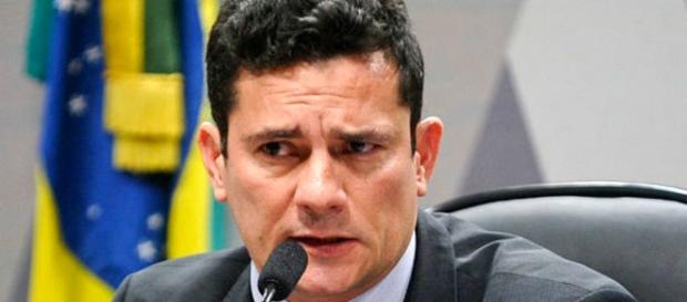 Blogueiro reclamou da condução coercitiva determinada pelo juiz Sérgio Moro Blogueiro reclamou da condução coercitiva determinada pelo juiz Sérgio Moro