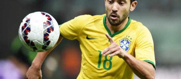 Flamengo avalia a contratação de Everton Ribeiro Flamengo avalia a contratação de Everton Ribeiro