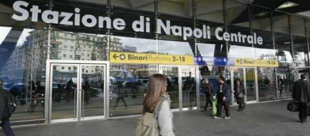 Napoli, stuprato nel vagone di un treno fermo: il dramma di un peruviano Napoli, stuprato nel vagone di un treno fermo: il dramma di un peruviano