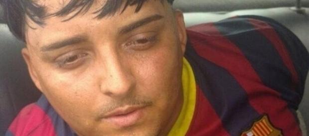 Nas imagens é possível ver o criminoso que foi capturado pela polícia, ele deve aguardar decisão judicial em regime fechado. Nas imagens é possível ver o criminoso que foi capturado pela polícia, ele deve aguardar decisão judicial em regime fechado.