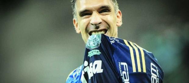 Palmeiras entra em campo com time misto Palmeiras entra em campo com time misto