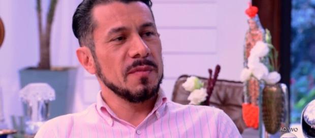 Rômulo diz que jogo de Emilly é da cintura para baixo e que edição do programa é manipulada, em entrevista a Ana Maria Braga Rômulo diz que jogo de Emilly é da cintura para baixo e que edição do programa é manipulada, em entrevista a Ana Maria Braga