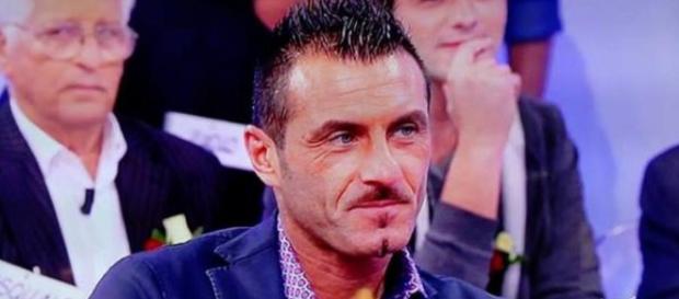 Uomini e Donne Over: Sossio Aruta chiede foto osè alla sorella di ... - melty.it Uomini e Donne Over: Sossio Aruta chiede foto osè alla sorella di ... - melty.it