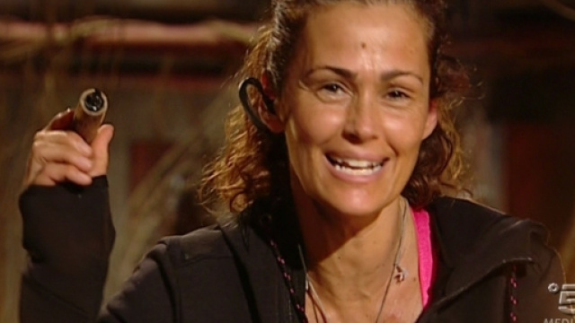 Isola dei Famosi: Samantha De Grenet isolata dal gruppo finisce in ... - melty.it