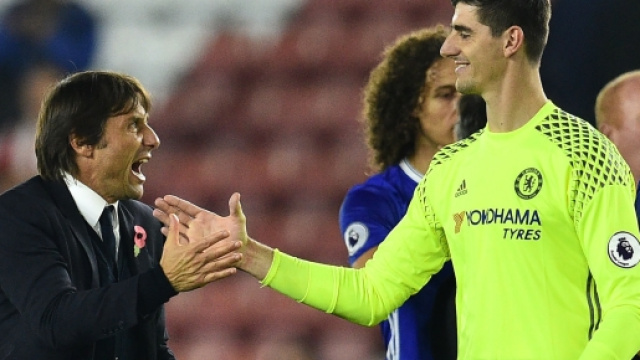 Thibaut Courtois et Antonio Conte pas pr&ecirc;ts de se s&eacute;parer