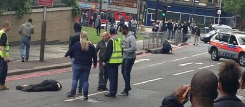 Londra, attentato islamico: soldato decapitato col machete ... - bergamosera.com