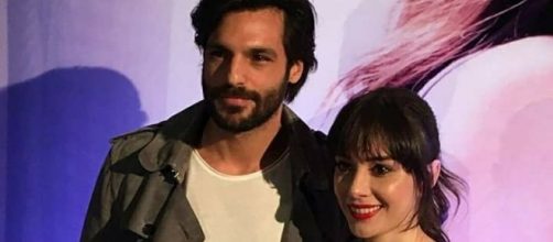 Serkan Cayoglu ed Ozge Gurel alla serata di gala di Levent (Instabul)