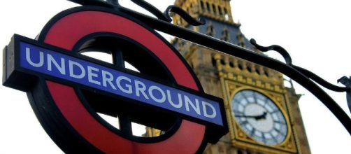 Uomo al grido “per la Siria” attacca passeggeri metro di Londra ... - sputniknews.com