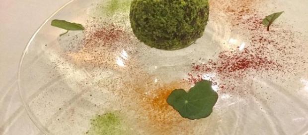 Arancino vegan, una ricetta moderna che sfida la tradizione. Arancino vegan, una ricetta moderna che sfida la tradizione.
