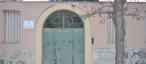 Bari. Alcuni dei 76 beni confiscati alla mafia diventeranno presto dei centri d'accoglienza Bari. Alcuni dei 76 beni confiscati alla mafia diventeranno presto dei centri d'accoglienza