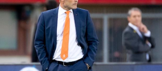 Blind dejó el cargo luego de que Holanda ocupa el cuarto lugar en el grupo A Blind dejó el cargo luego de que Holanda ocupa el cuarto lugar en el grupo A