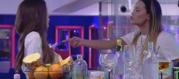 GH VIP: Alyson abronca a Aylén y le lanza un plátano - lavanguardia.com GH VIP: Alyson abronca a Aylén y le lanza un plátano - lavanguardia.com
