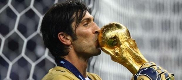 Gianluigi Buffon: 20 years of loyalty, skill and success | Forza ... - forzaitalianfootball.com Gianluigi Buffon: 20 years of loyalty, skill and success | Forza ... - forzaitalianfootball.com