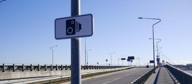TruCam, il nuovo autovelox non fa dormire sogni tranquilli agli automobilisti TruCam, il nuovo autovelox non fa dormire sogni tranquilli agli automobilisti