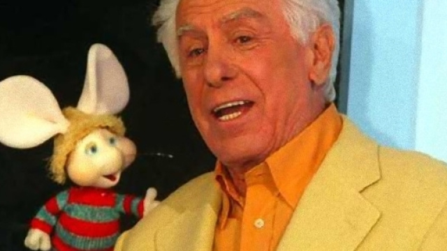 Addio al mago Zurl&igrave;, &egrave; morto Cino Tortorella.