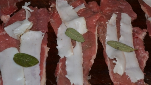 Bistecche di maiale con contorno di fagioli - cucinarecreare.it