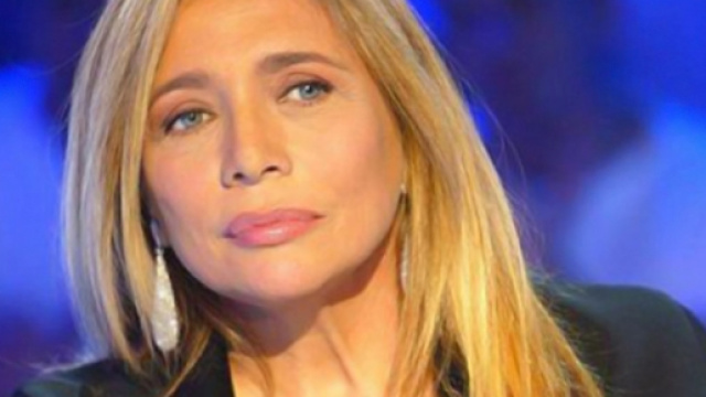 Mara Venier in ospedale: schiena bloccata per dieta più esercizio - blitzquotidiano.it