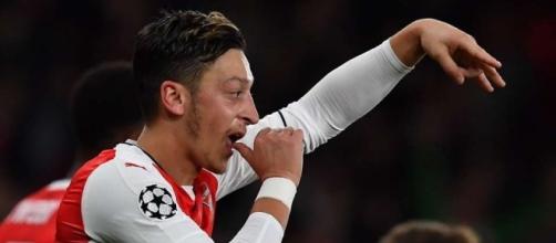 Mesut Ozil makes decision on his Arsenal future | GiveMeSport - givemesport.com