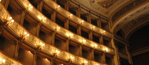 Un teatro d'opera come La Scala di Milano