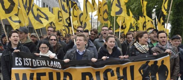 BLOCKIT : Der Identitäre Aufmarsch in #Wien | Flickr - flickr.com BLOCKIT : Der Identitäre Aufmarsch in #Wien | Flickr - flickr.com