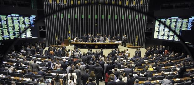 Líderes do governo fizeram a sugestão Líderes do governo fizeram a sugestão